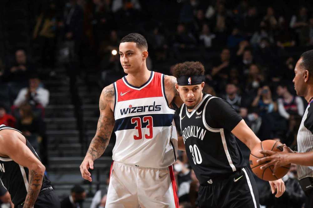 足球报：申花将利用今年最后两场亚冠来决定人员的去留