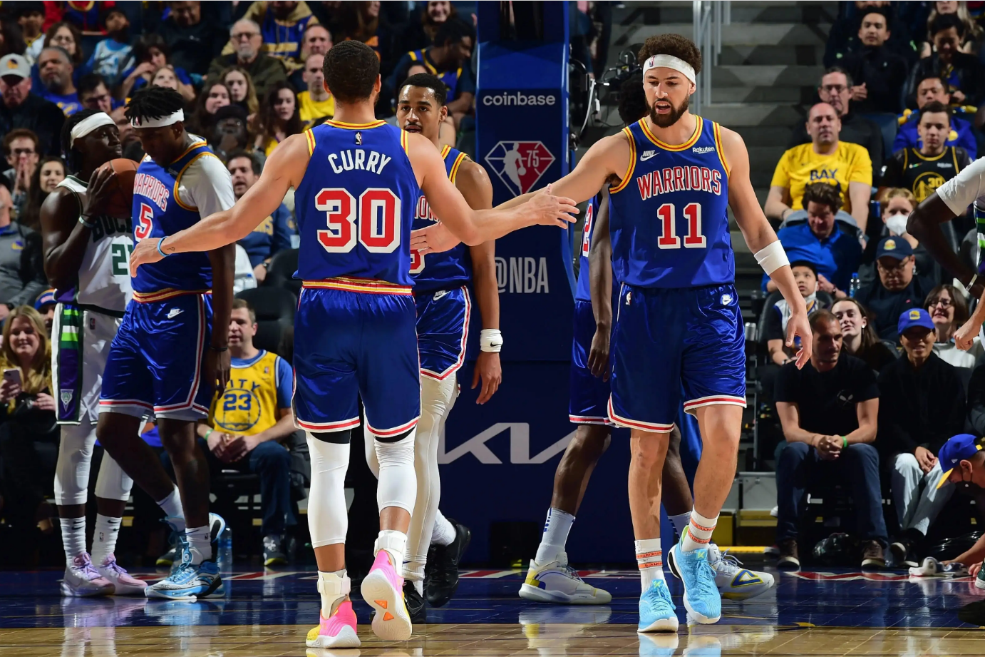 棒球比赛中游击手的防守重心