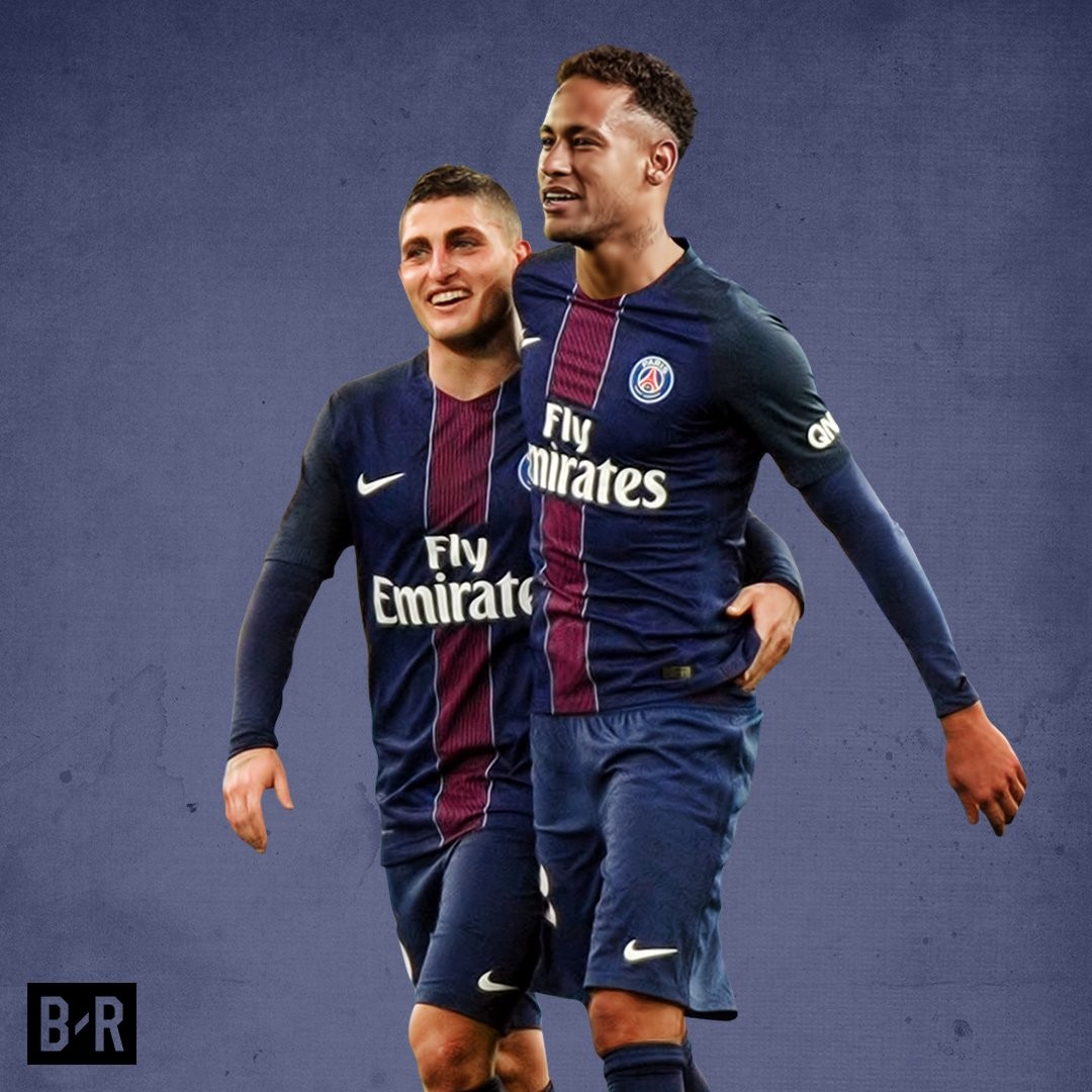 英超 ｜老鼠再現奧脫福 曼聯職員徒手抓起 球迷：「 餐廳無牛扒食，唯有落場搵」