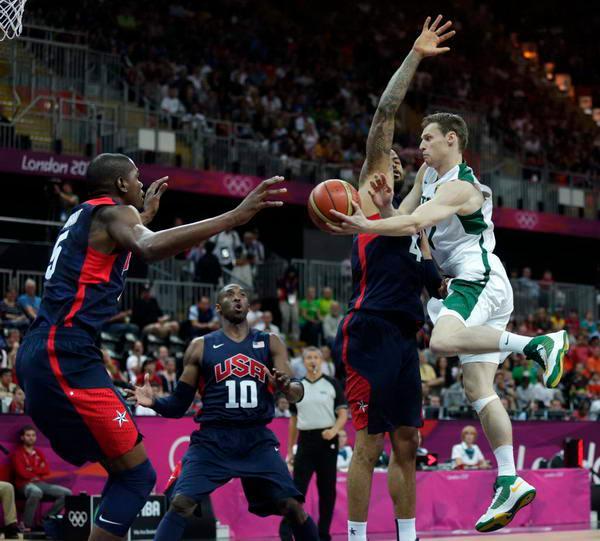 17年前范德萨创英超1311分钟零封纪录